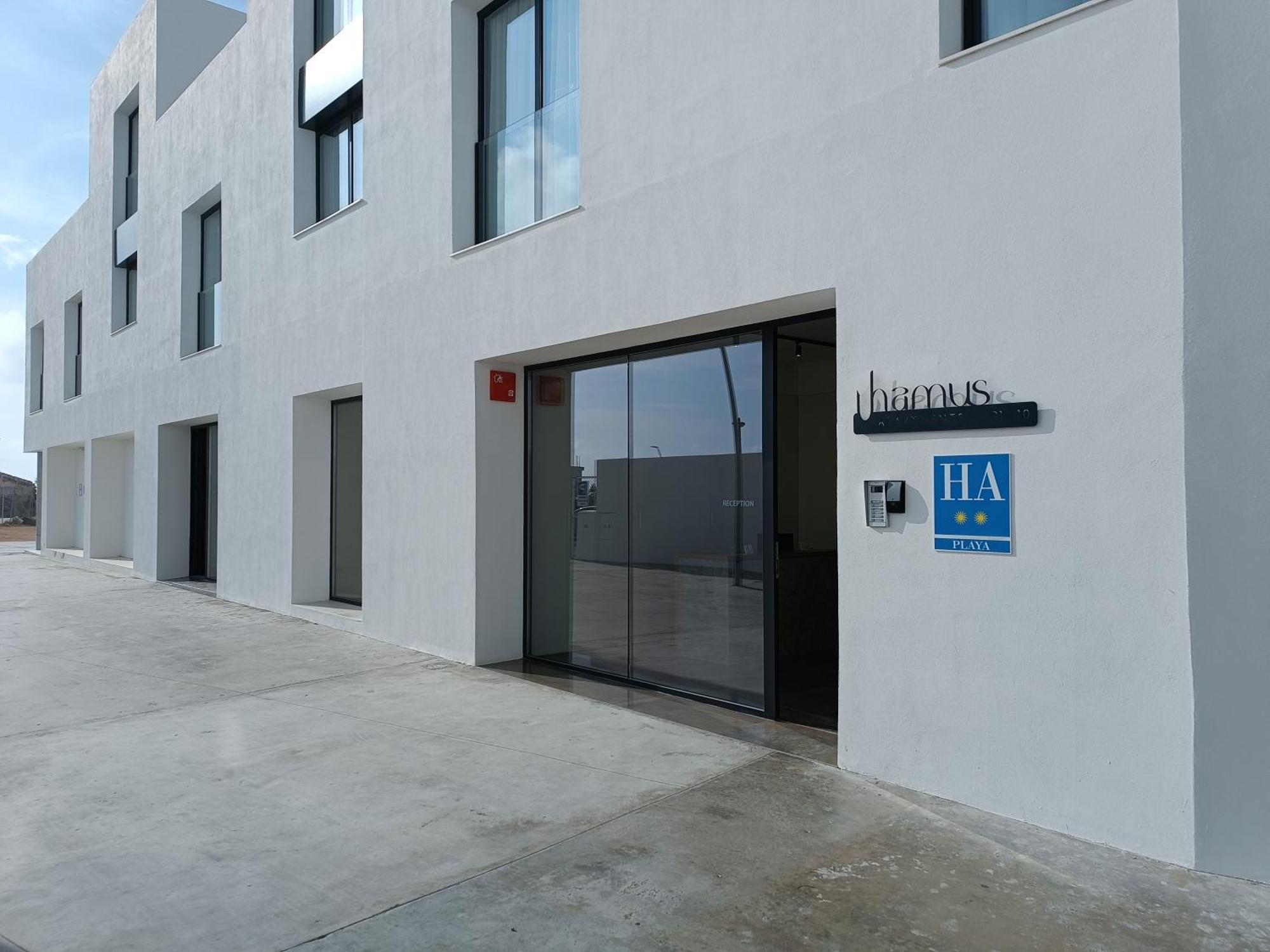 Hotel Apartamentos Hamus Conil De La Frontera Exterior foto